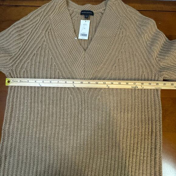 Banana Republic Cable Knit V-Neck Merino Wool Alpaca Tan Sweater Size Medium - Picture 6 of 11